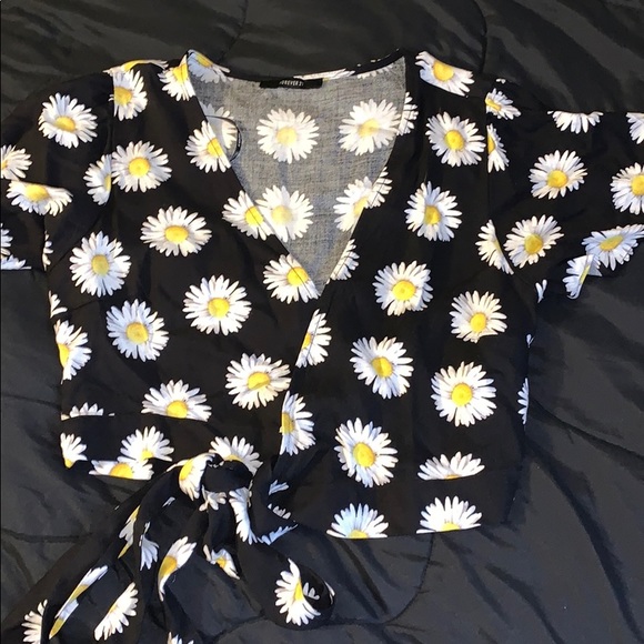 Forever 21 Tops - Forever 21 Wrap shirt